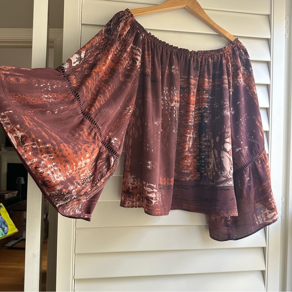 Asher by fab’rik Flowy Top - Picture 2 of 5